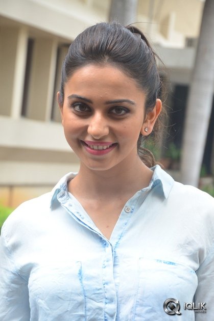 Rakul-Preet-Singh-at-Jaya-Janaki-Nayaka-Movie-Logo-Launch